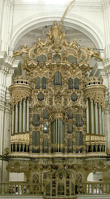 Fachada completa del órgano de la epístola